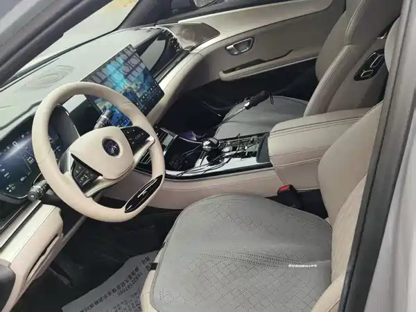 BYD Han 2025