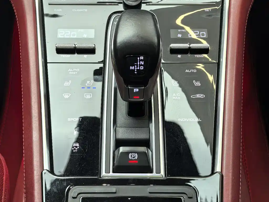 Porsche Panamera 2020 — фото 21