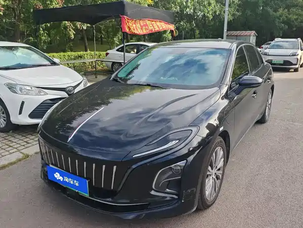 Hongqi E-QM5 2023