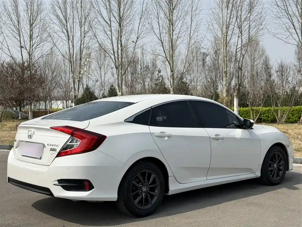 Honda Civic 2019 — фото 24