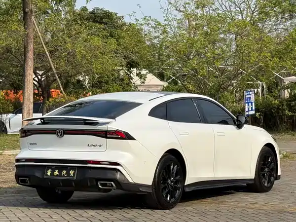Changan UNI-V 2024