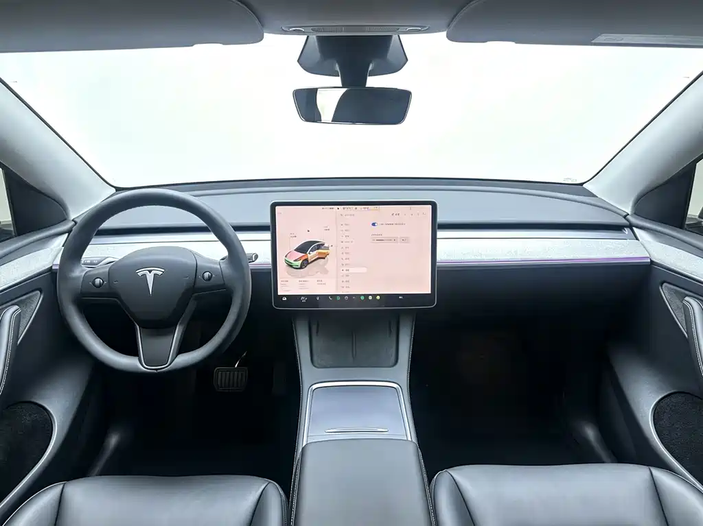 Tesla Model Y 2024 — фото 14