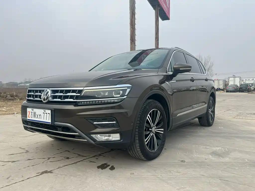 Volkswagen Tiguan L 2018 — фото 1