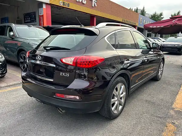 Infiniti EX 2010