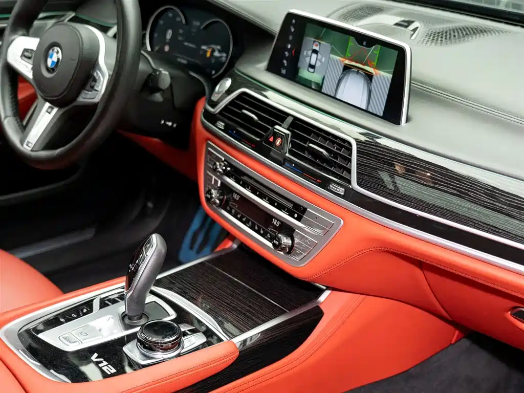 BMW 7 Series 2018 — фото 17