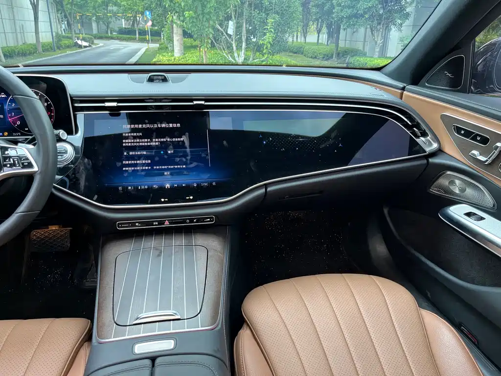 Mercedes-Benz E-Class 2025 — фото 12