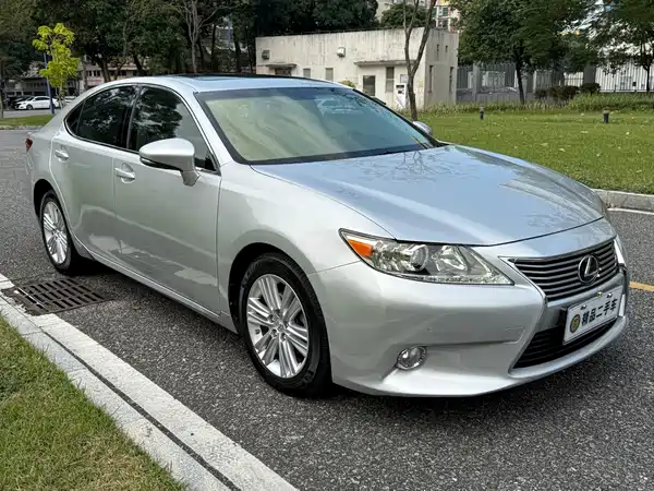 Lexus ES 2013
