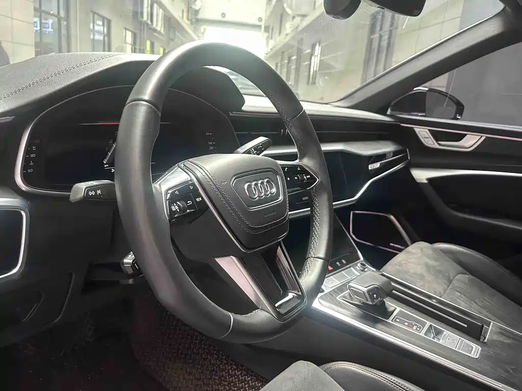Audi A6L 2024 — фото 15
