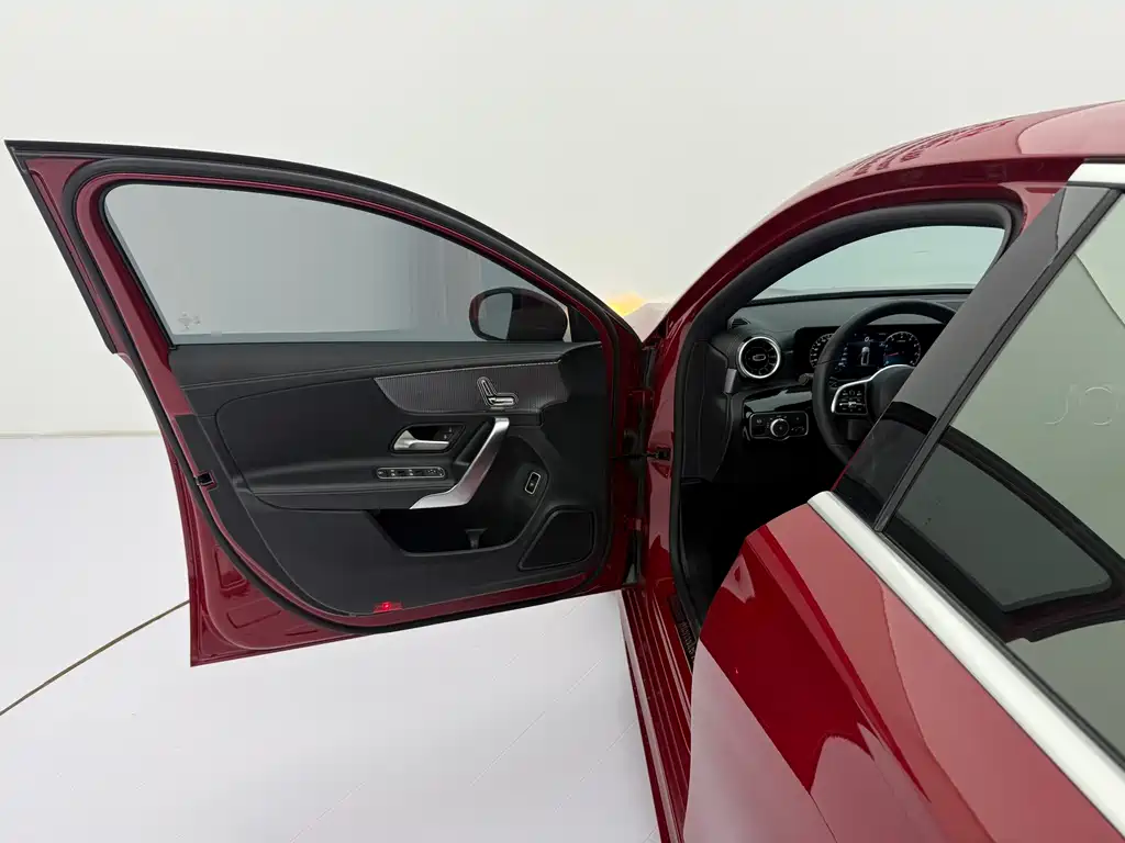 Mercedes-Benz A-Class 2022 — фото 20