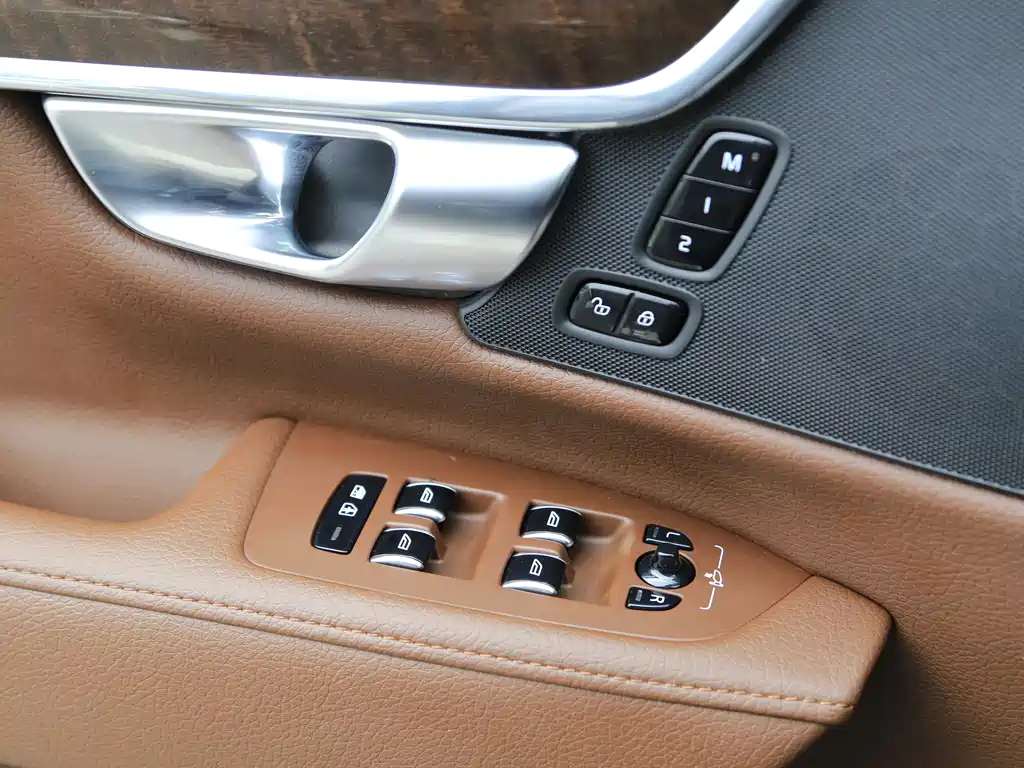 Volvo S90 2018 — фото 16