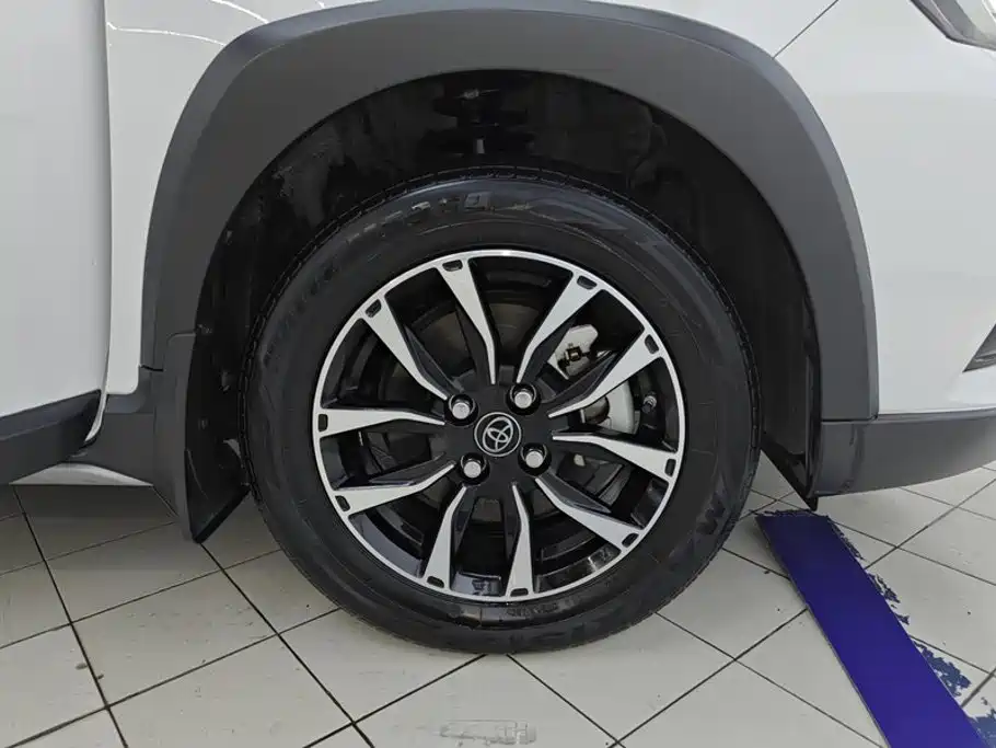 Toyota Yaris L 2021