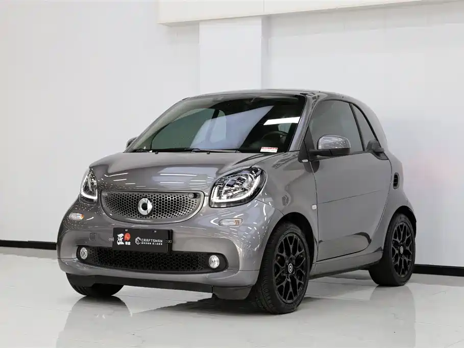 smart Fortwo 2018 — фото 17