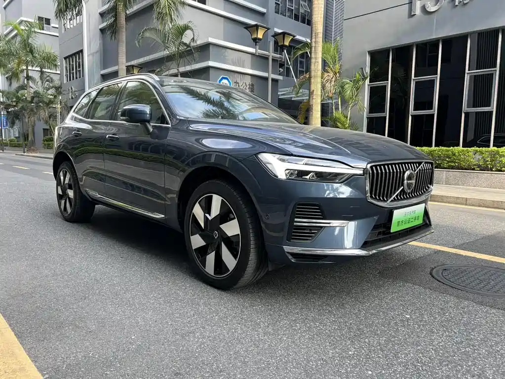 Volvo XC60 PHEV 2024 — фото 3