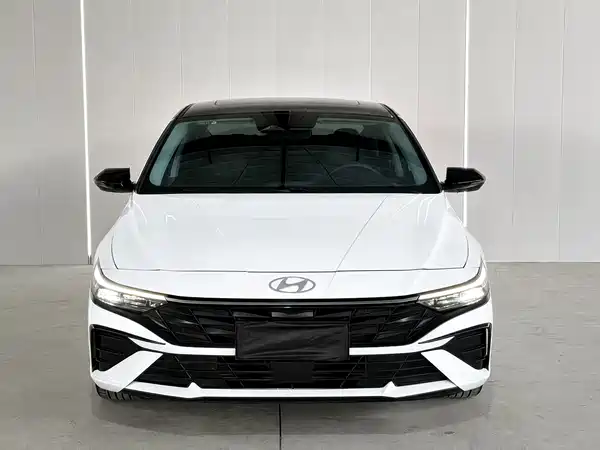 Hyundai Elantra 2023
