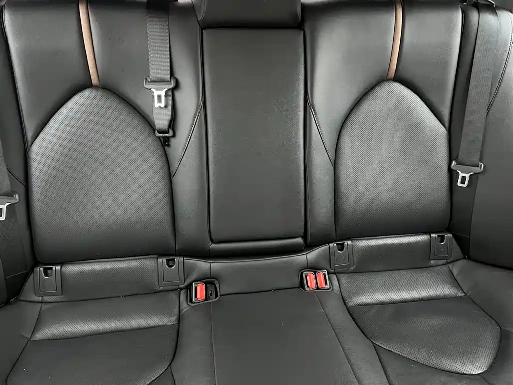 Toyota Camry 2020 — фото 24