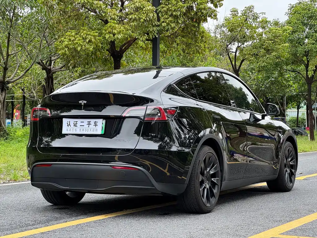 Tesla Model Y 2022 — фото 9
