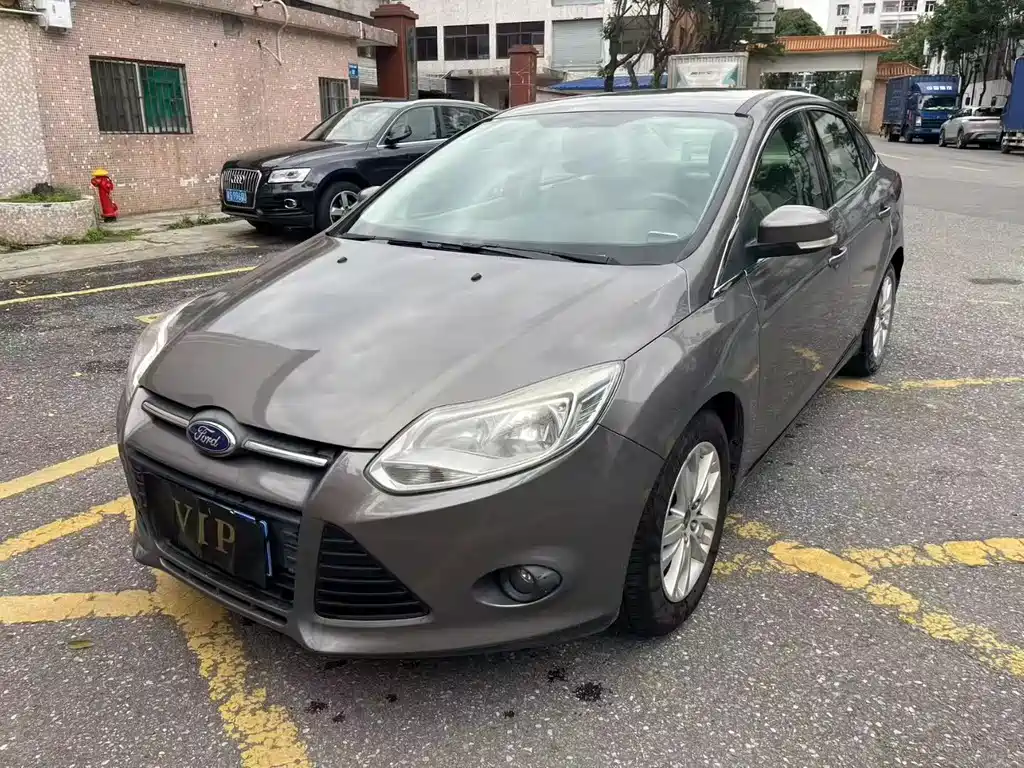 Ford Focus 2014 — фото 1