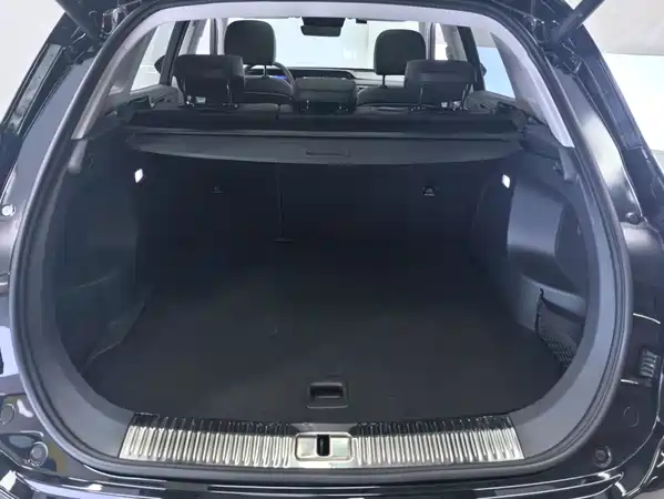 Hongqi HS5 2025