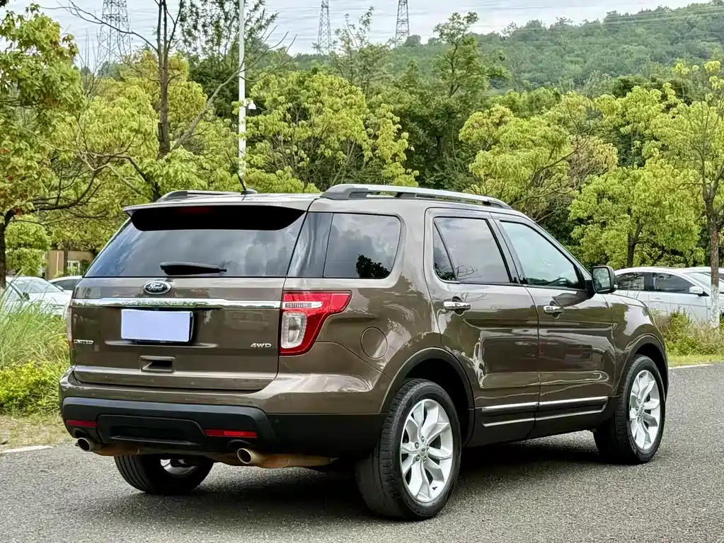 Ford Explorer 2015 — фото 9