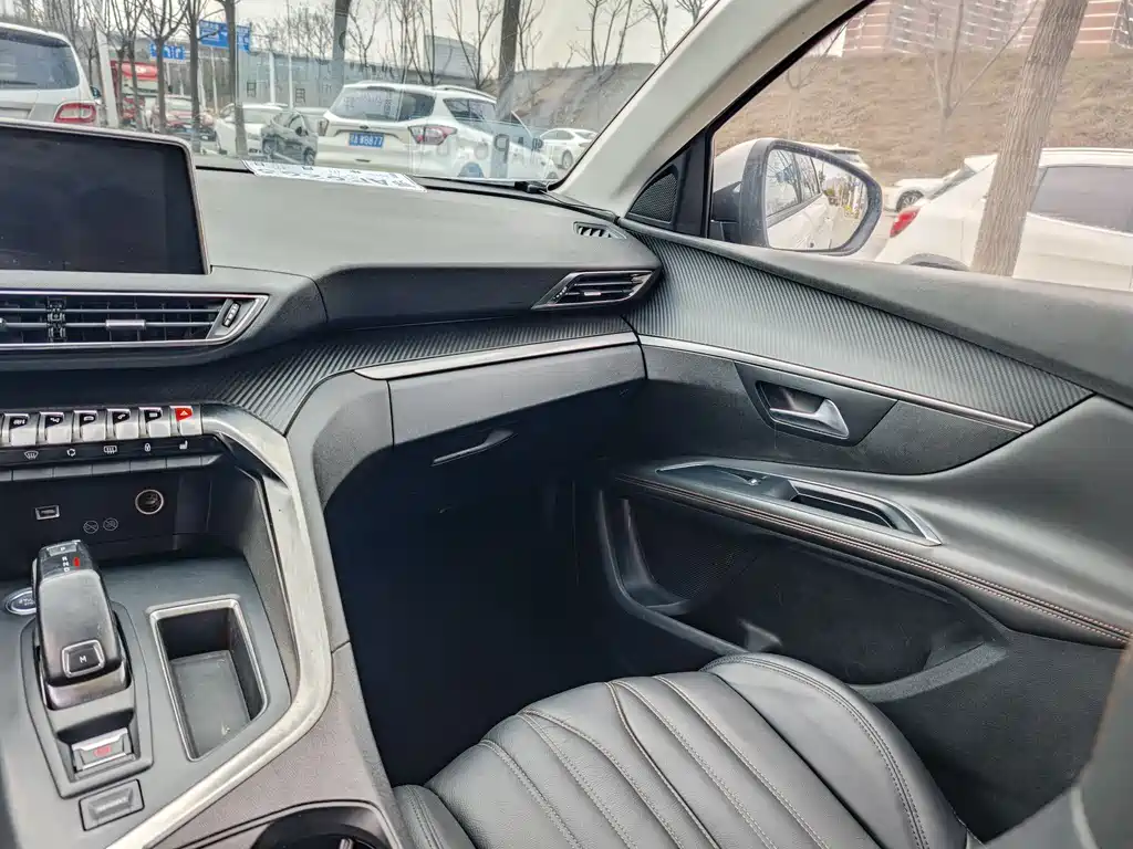 Peugeot 5008 2018 — фото 11