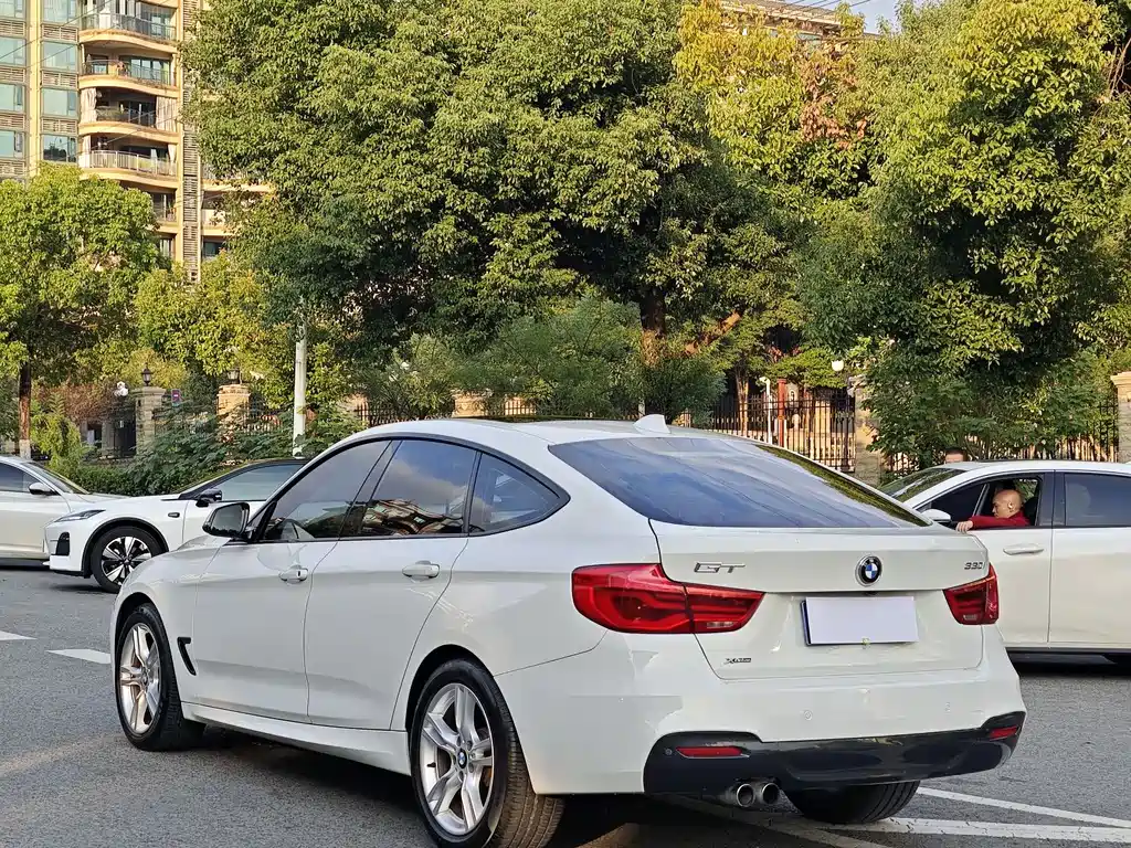 BMW 3 Series GT 2017 — фото 6