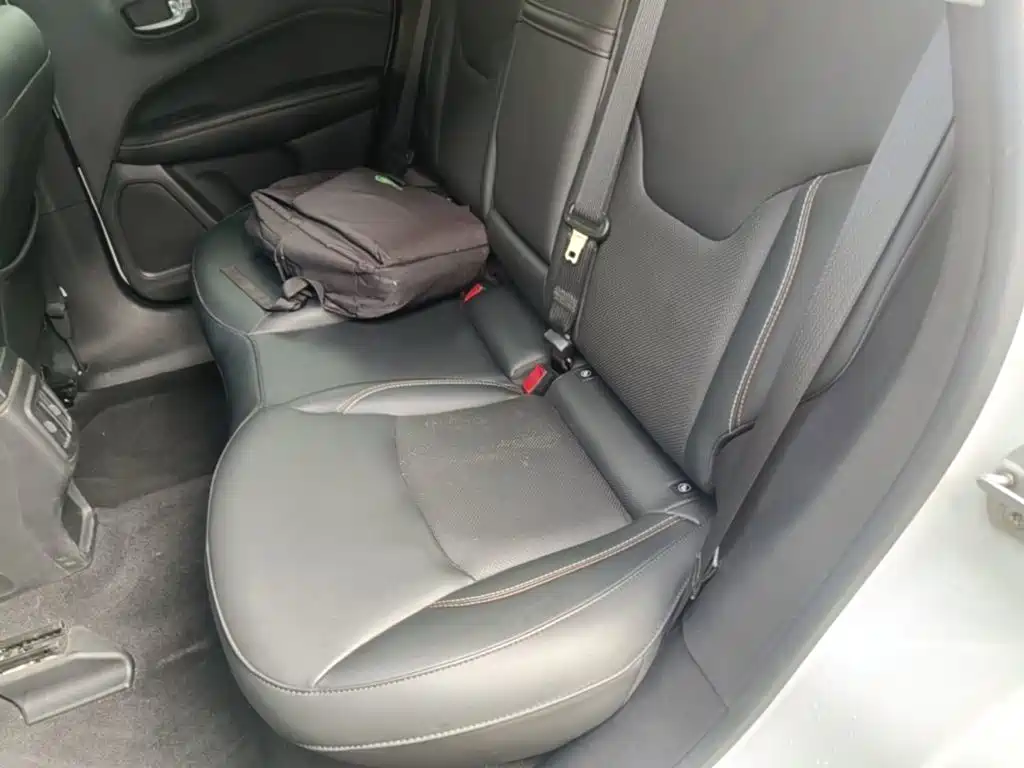 Jeep Compass 2018 — фото 17