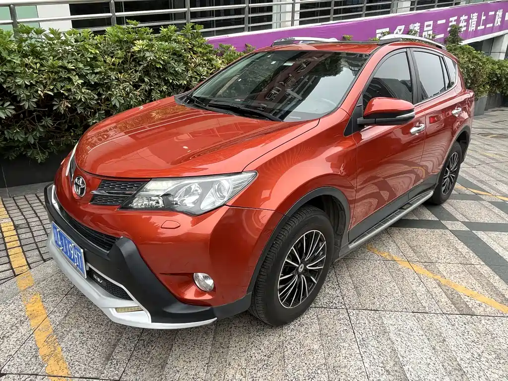 Toyota RAV4 2014 — фото 2