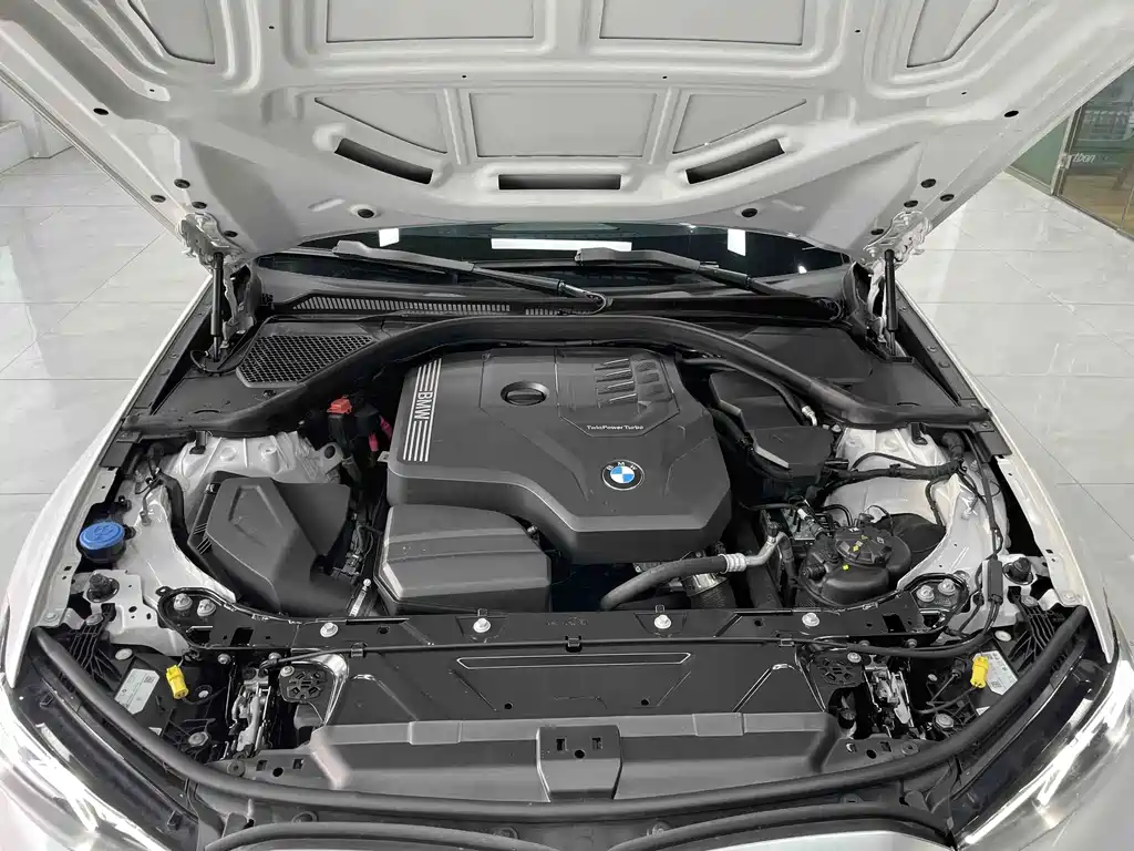 BMW 3 Series 2023 — фото 18