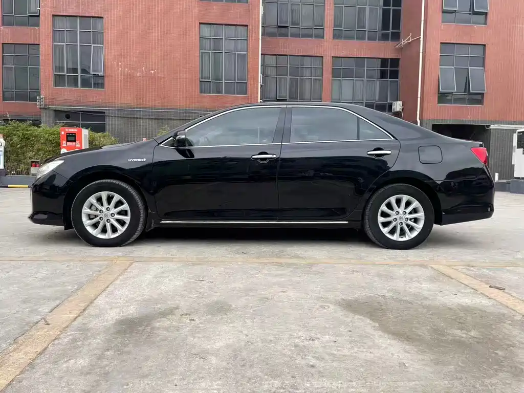 Toyota Camry 2015 — фото 4