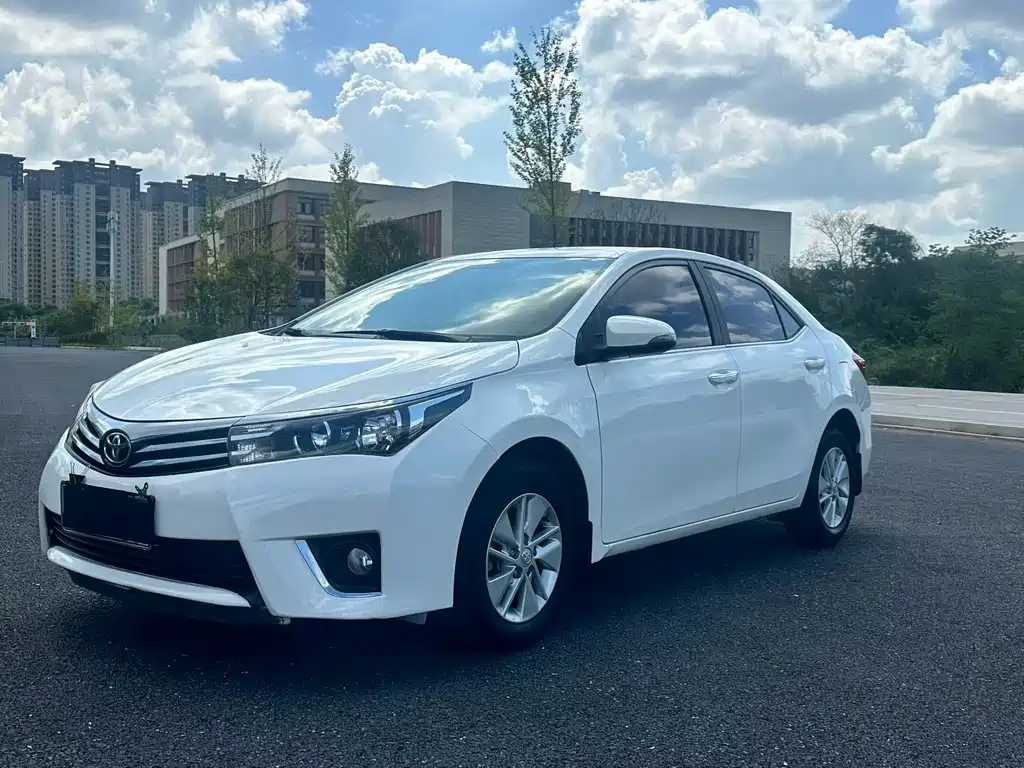 Toyota Corolla 2017 — фото 1