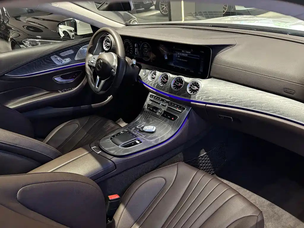 Mercedes-Benz CLS 2020 — фото 13