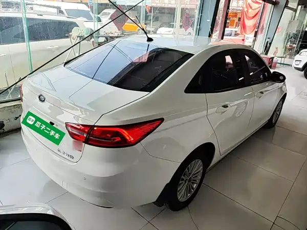 Ford Escort 2015