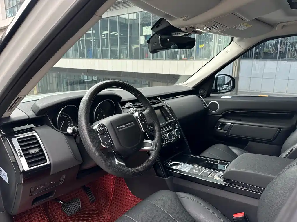 Land Rover Discovery 2017 — фото 11
