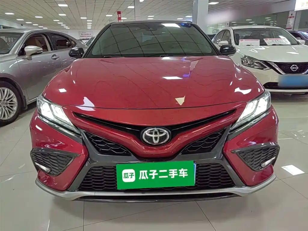 Toyota Camry 2022 — фото 3