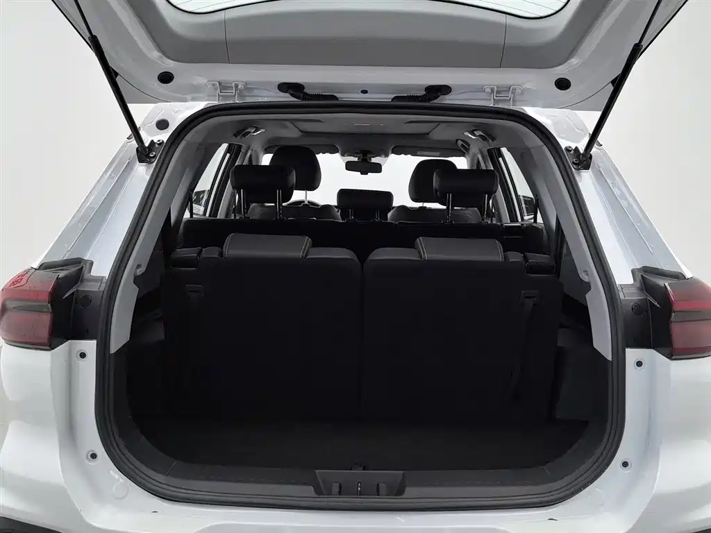 Chery Tiggo 8 2023 — фото 16