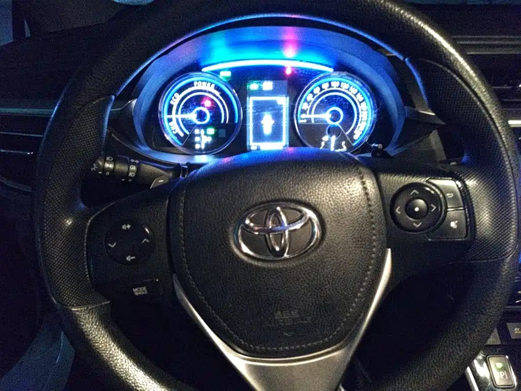 Toyota Corolla 2017 — фото 3