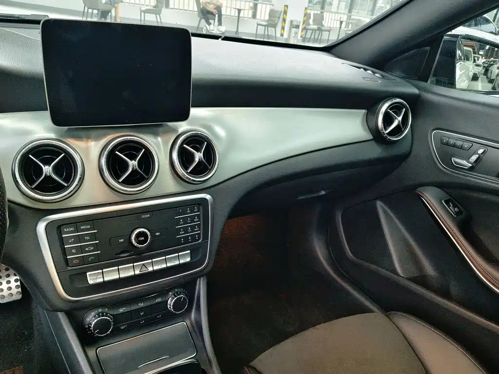 Mercedes-Benz CLA 2018 — фото 10
