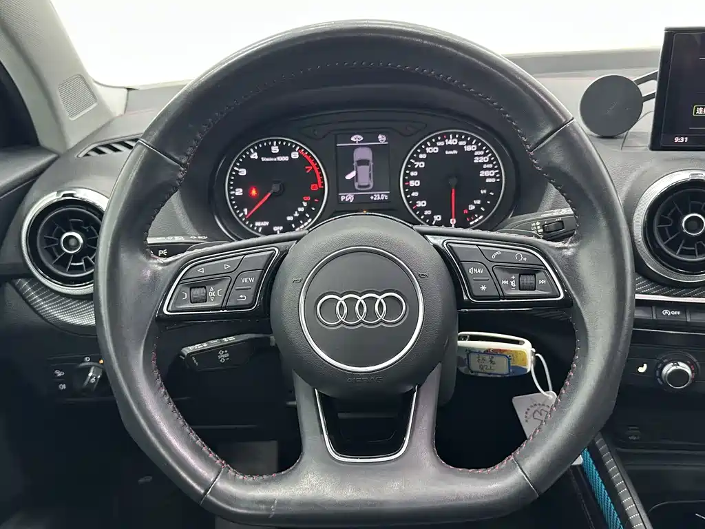 Audi Q2L 2022 — фото 12