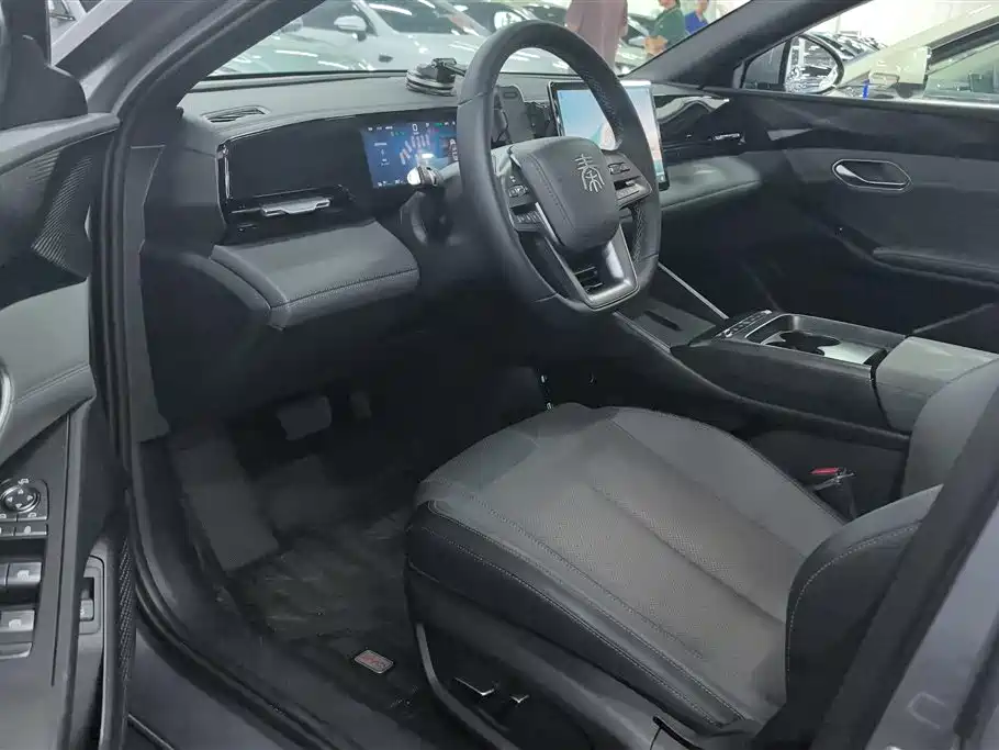 BYD Qin L 2025 — фото 9