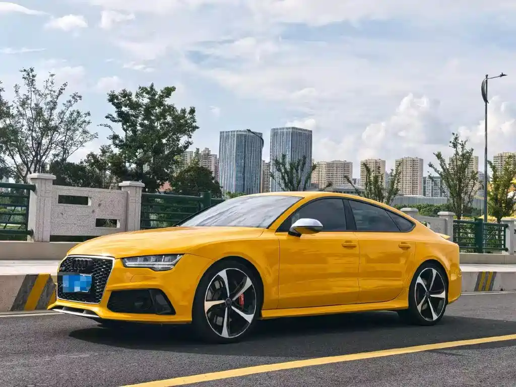 Audi RS 7 2015 — фото 1