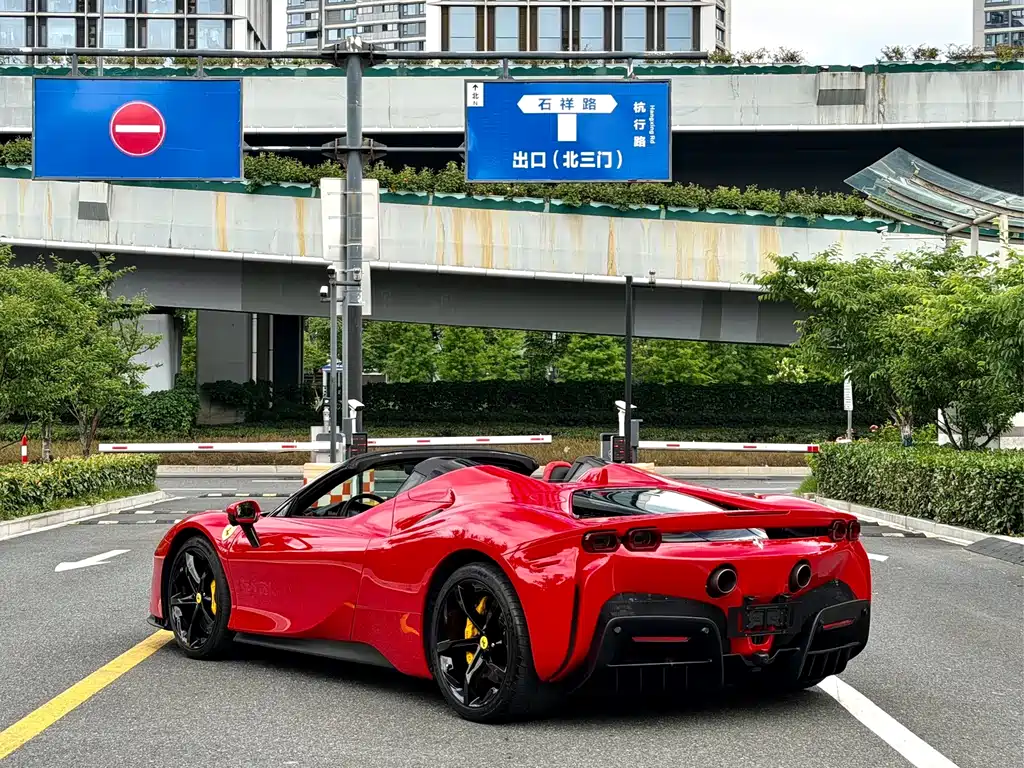 Ferrari SF90 2022 — фото 9