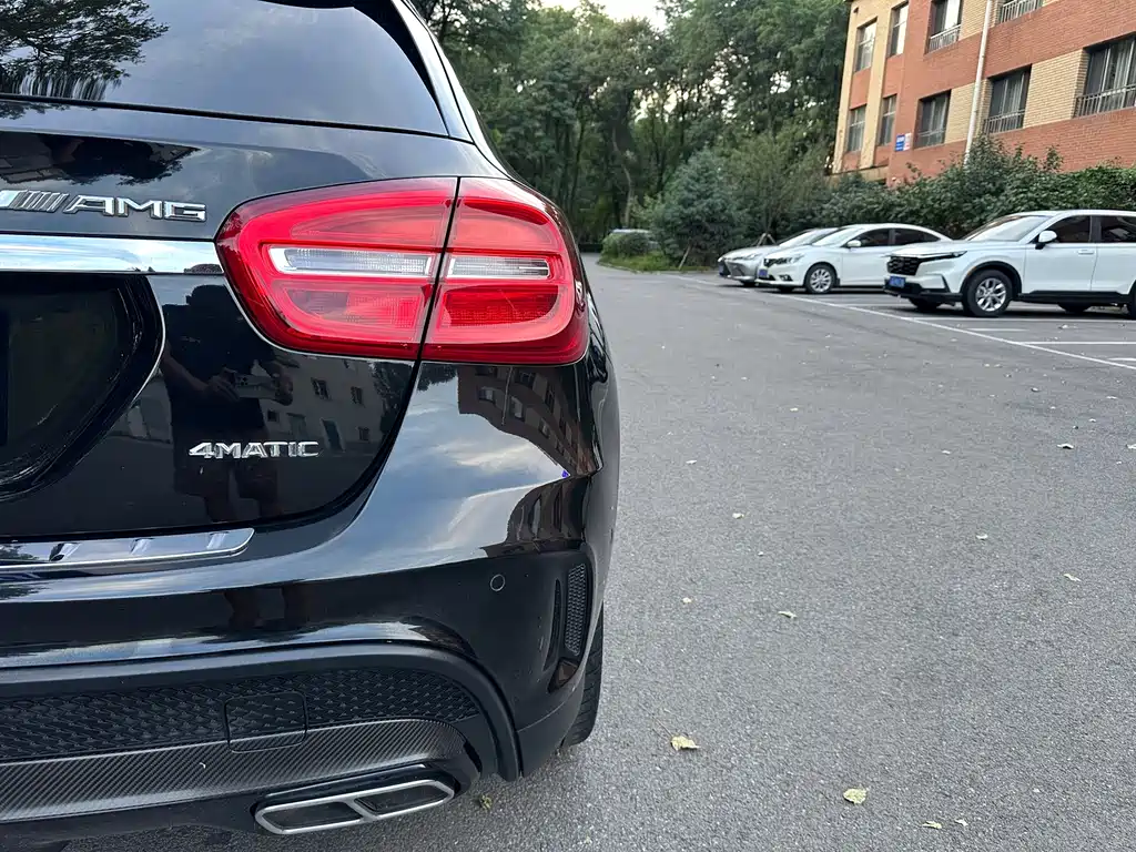 Mercedes-Benz GLA AMG 2015 — фото 15