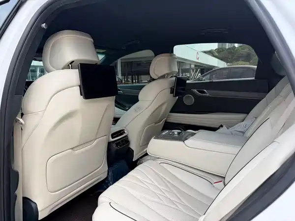 Genesis G80 2023