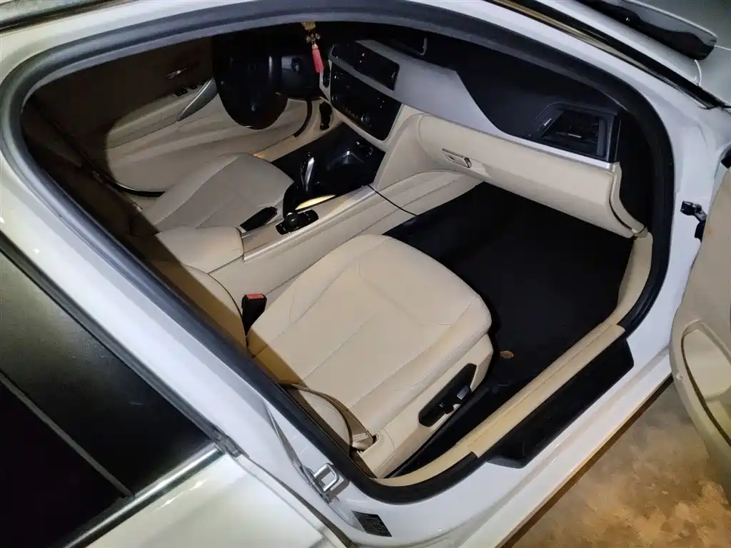 BMW 3 Series 2015 — фото 20