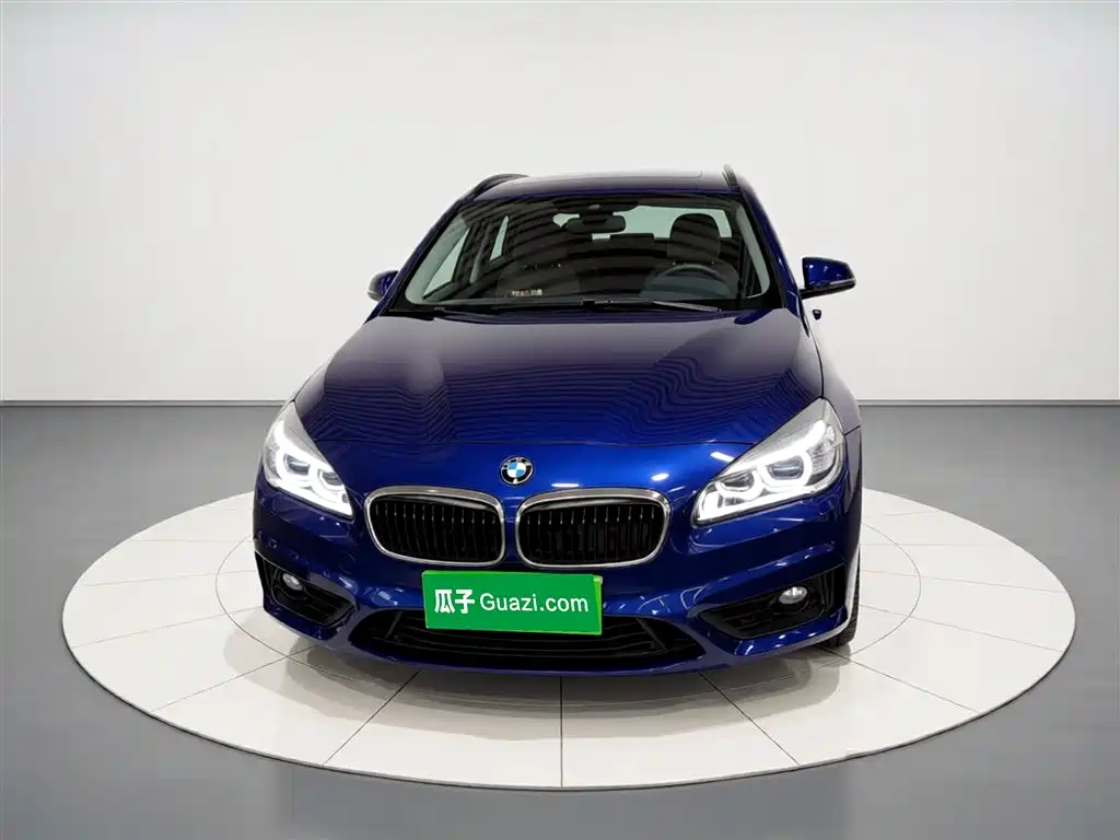 BMW 2 Series Active Tourer 2017 — фото 3