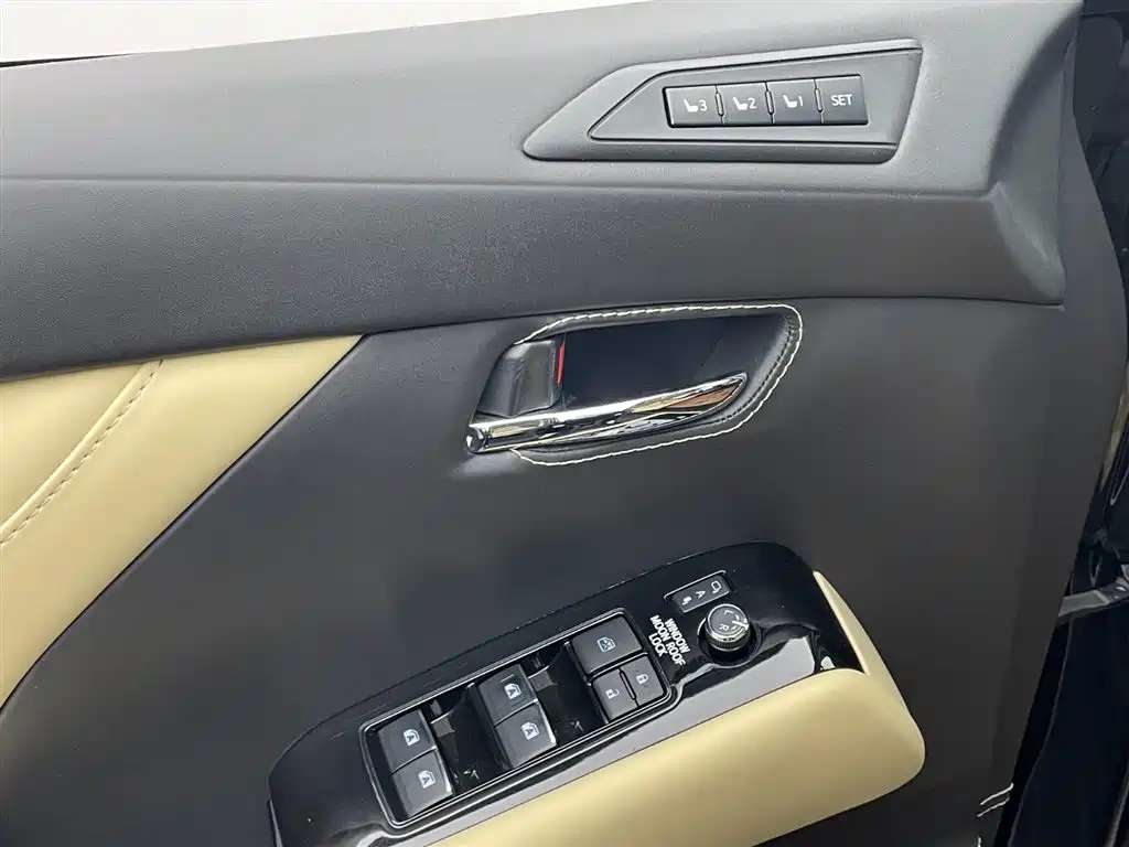 Toyota Alphard 2020 — фото 12