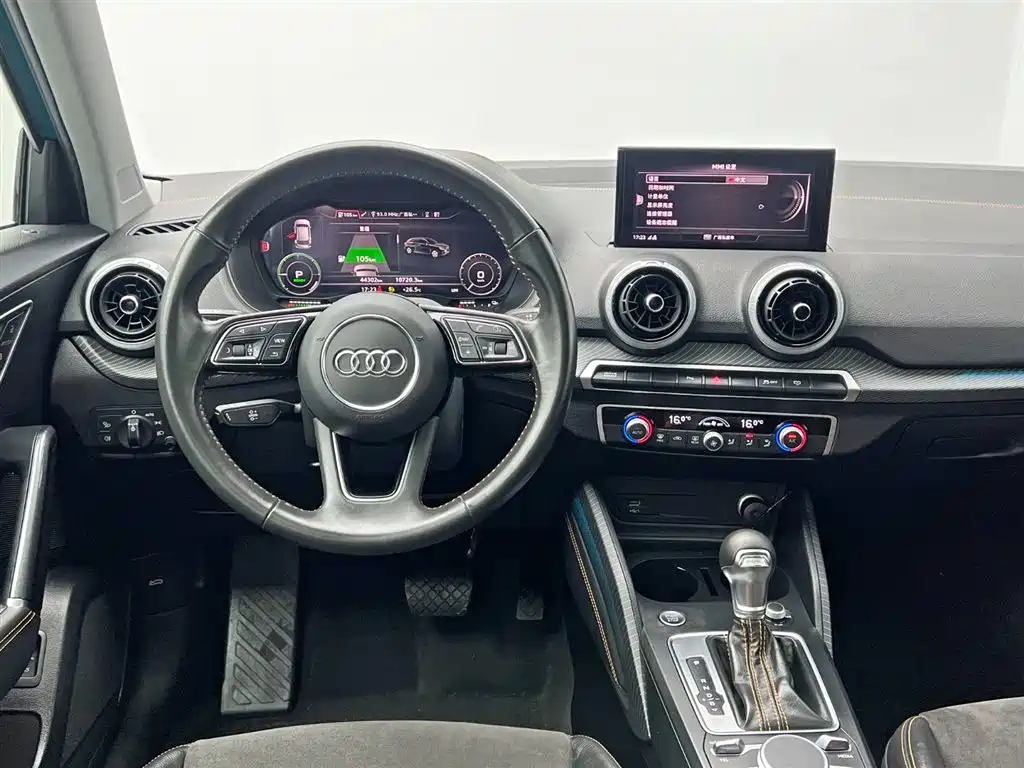 Audi Q2L e-tron 2022 — фото 20
