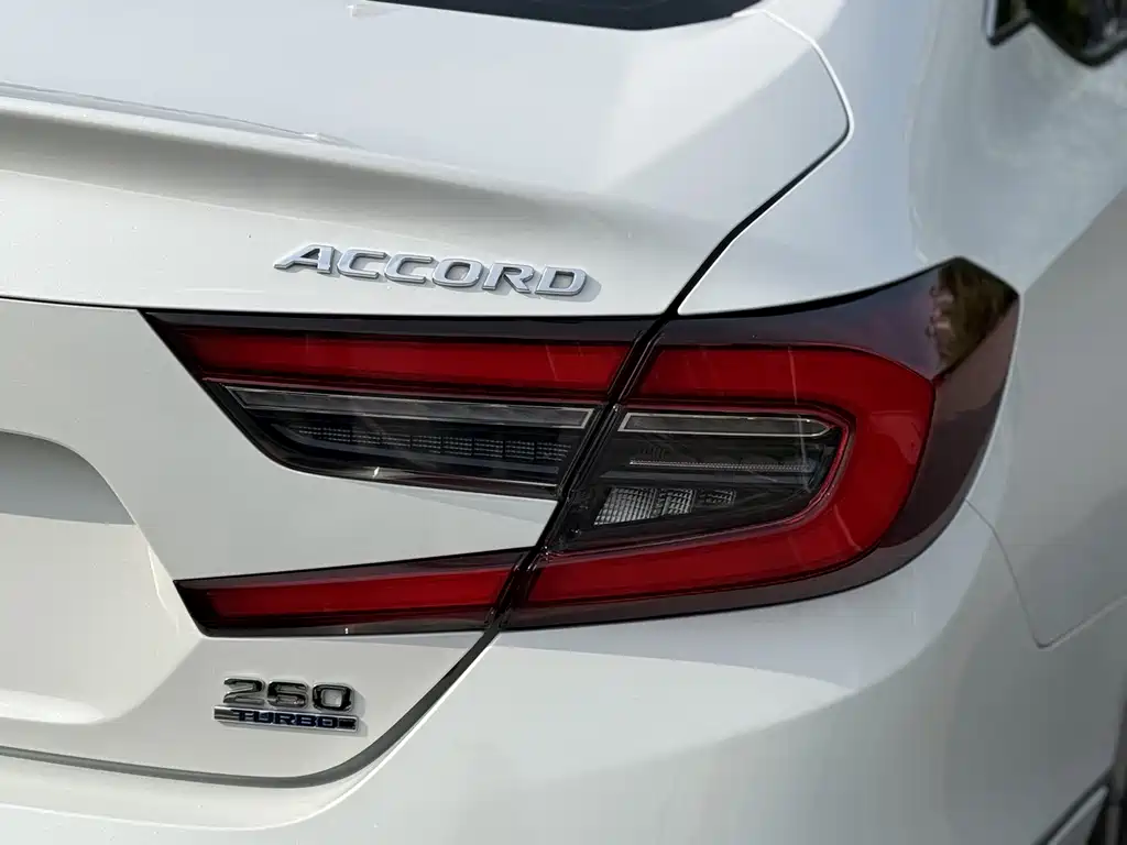 Honda Accord 2023 — фото 15