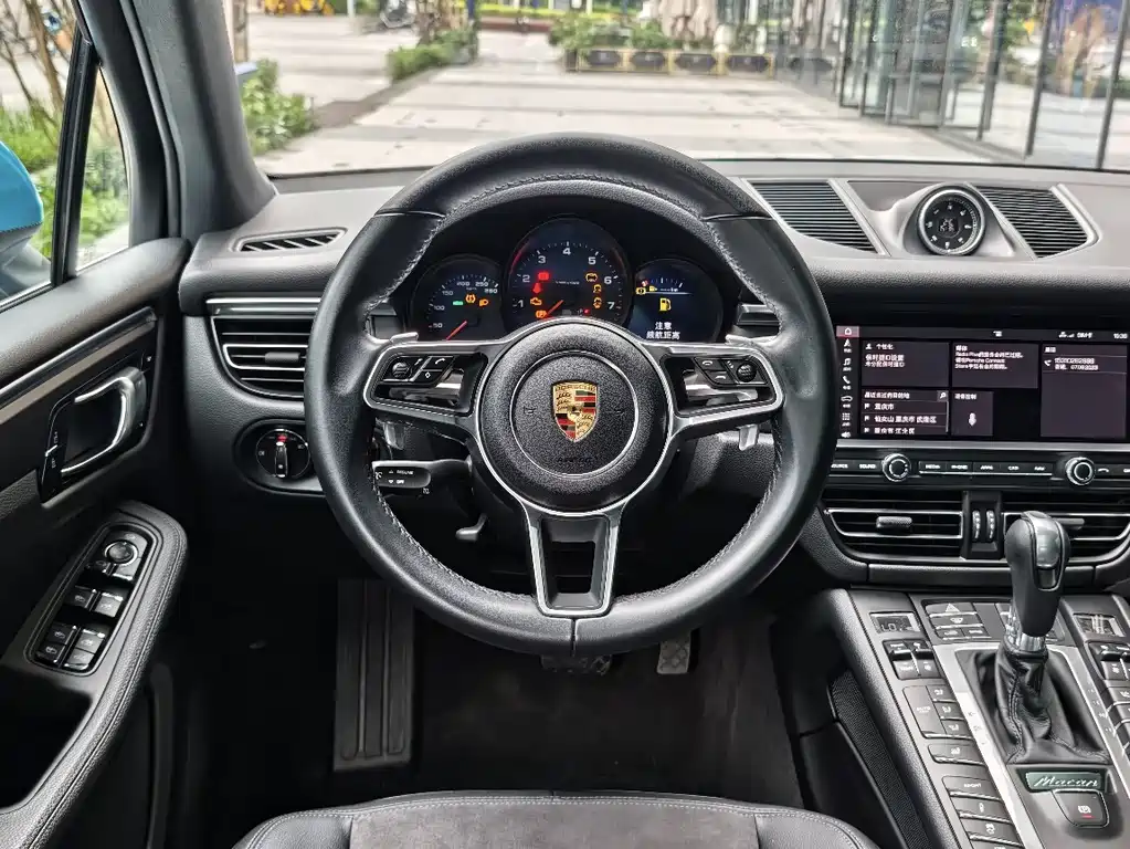 Porsche Macan 2020 — фото 15