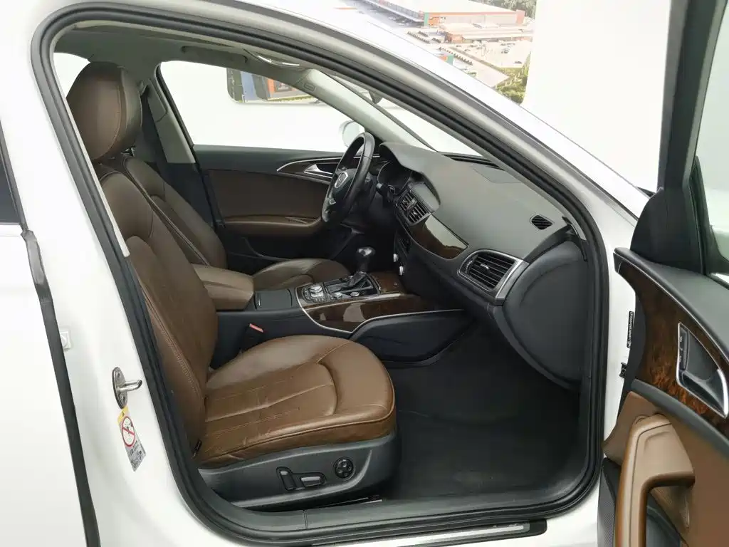 Audi A6L 2014 — фото 23